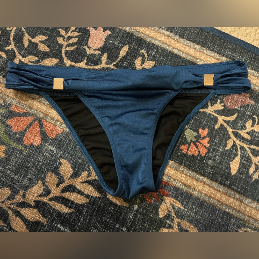 VS Bikini Bottom